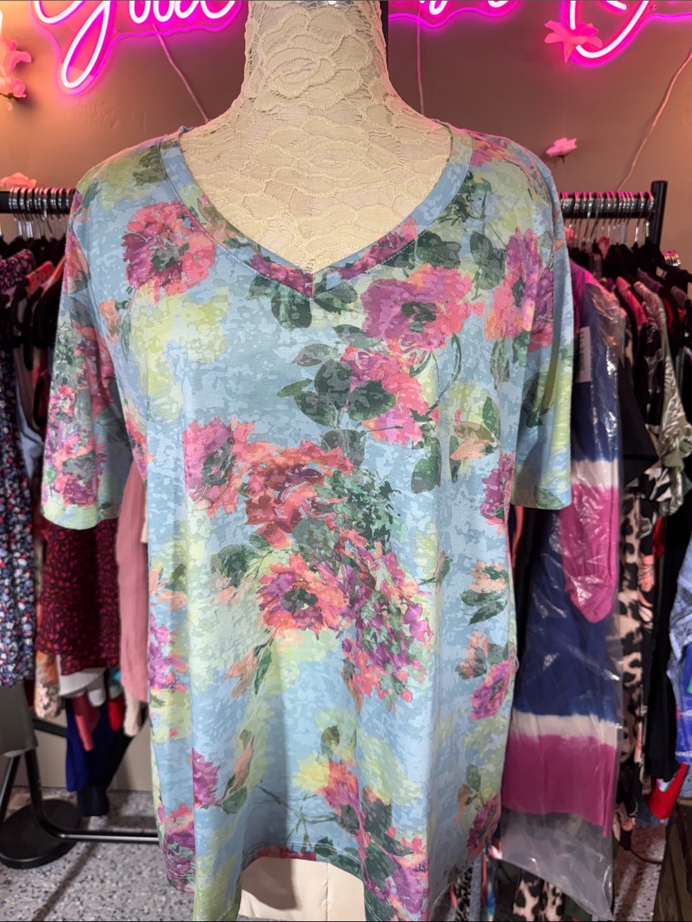 FDJ Floral V‑Neck Short Sleeve Tee - Light Blue with Pink Floral